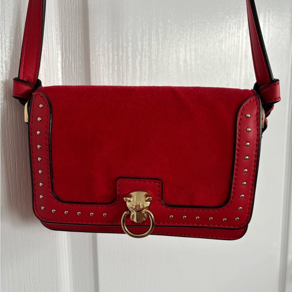 Elegant Red Chain Strap Bag